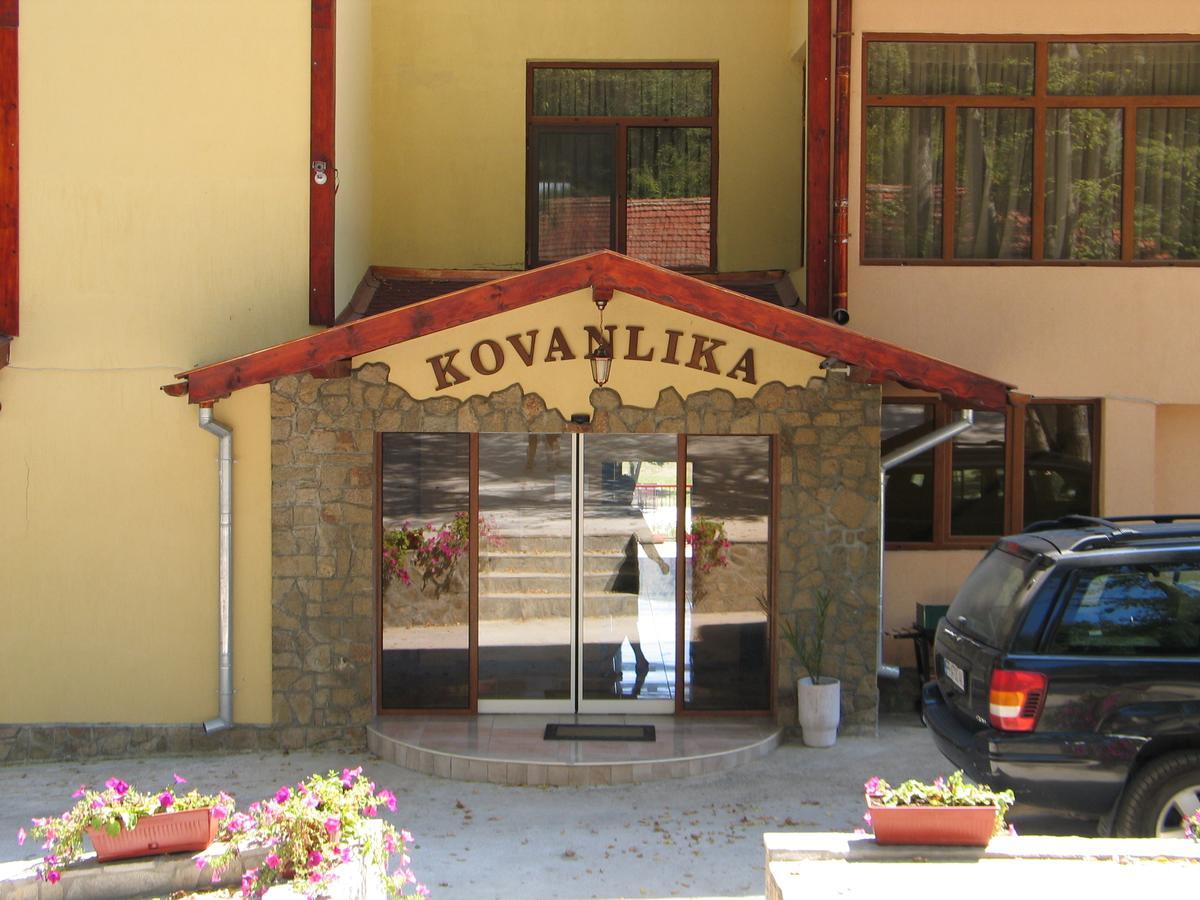 Kovanlika Hotel Razgrad Exterior photo